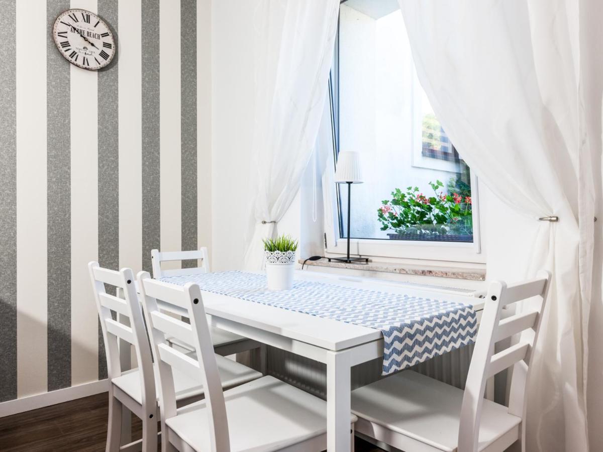 Kompleks Wypoczynkowy Pomerania Z Podgrzewanym Basenem 30 Metrow Do Morza Rewal Extérieur photo